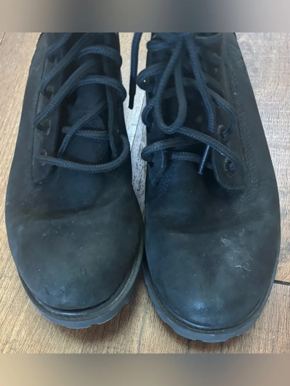 Timberland Classic 6 inch waterproof boots for boy youth Size 5 big kids